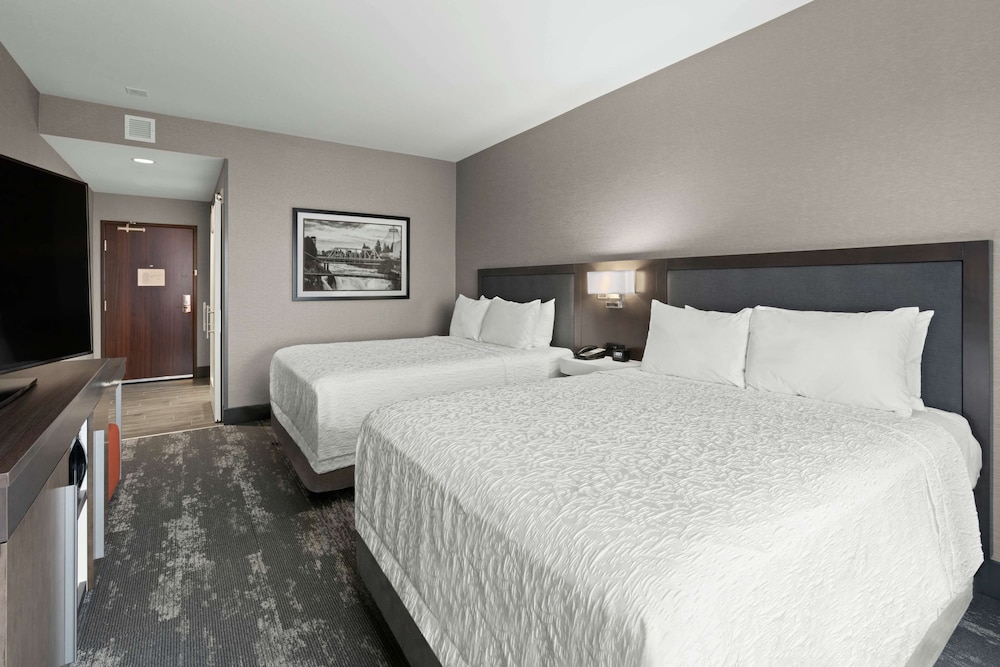 Hampton Inn & Suites Spokane Downtown South - photo 21