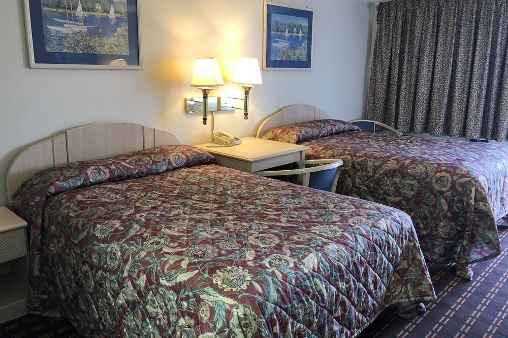 OYO Hotel Starlite Seneca Falls - photo 20