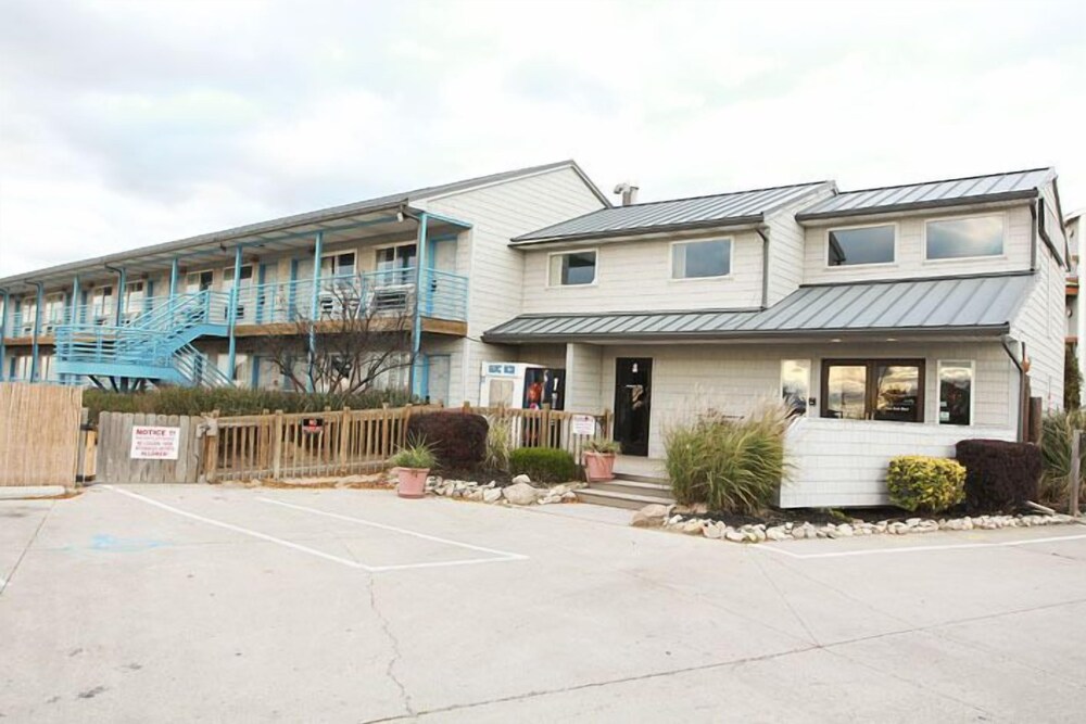 Beachfront Resort - featured photo
