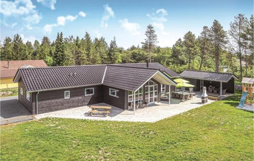Five Bedroom Holiday Home In Blavand — 5-Star Luxury Hotel in Varde, Denmark