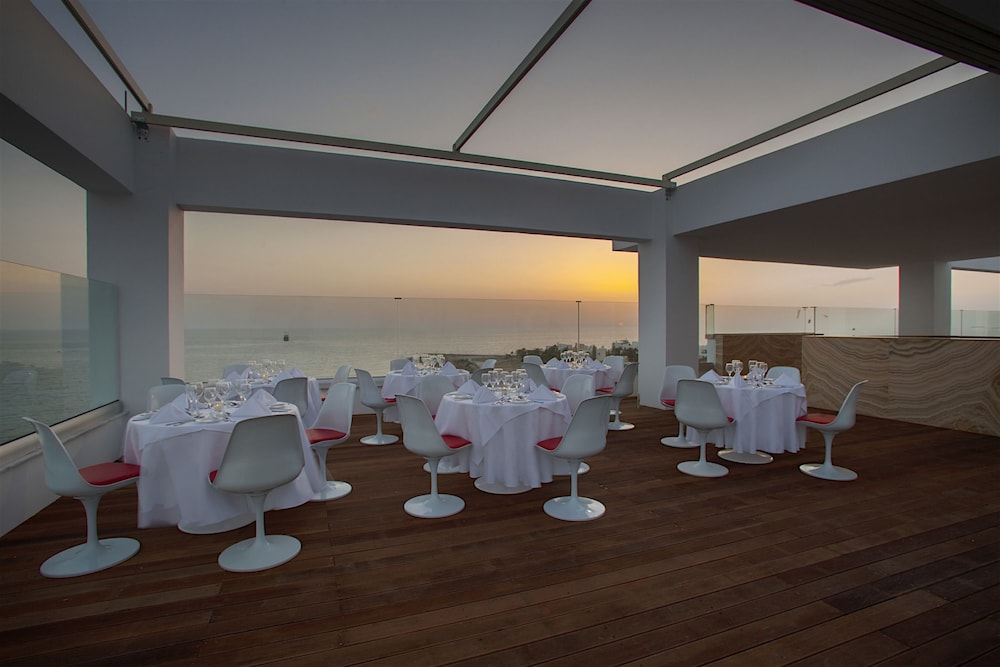 מזון ומשקאות