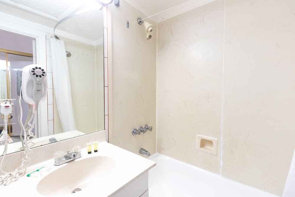 705 Partial Ocean View Hollywood Beach Resort - photo 9