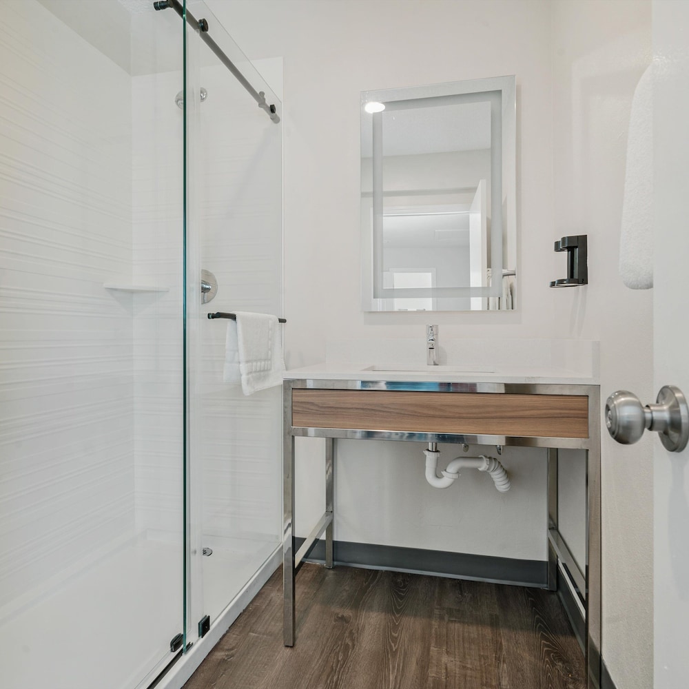 Pacific Shores Inn - photo 50