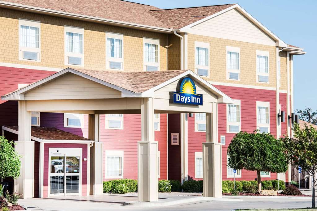 Days Inn by Wyndham Ellis - featured photo