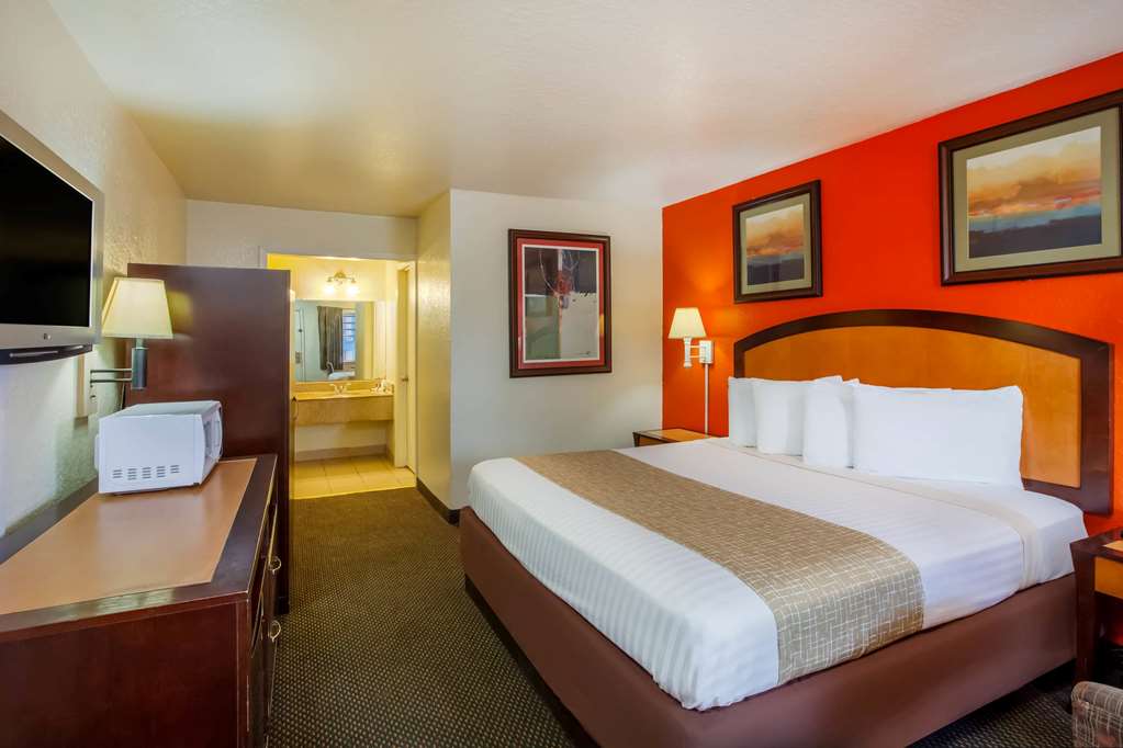 Travelodge by Wyndham Houston Hobby Airport - photo 10