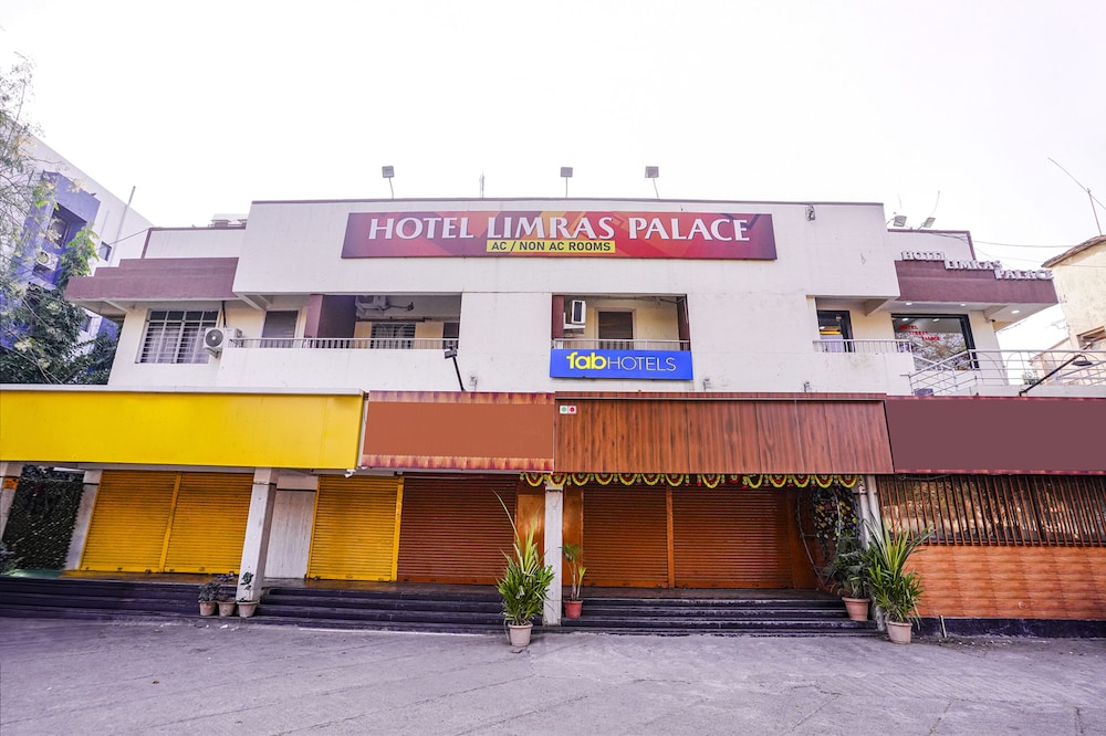 Fabhotel Limras Palace in Aurangabad, India