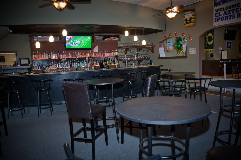 The Green Tree Hotel - photo 35