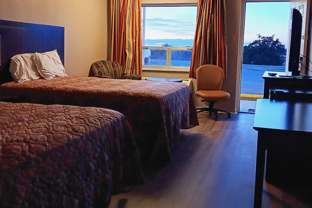Sheldon's Motel and Restaurant - photo 6