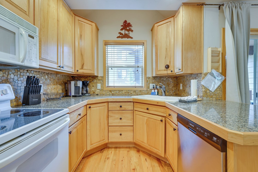 Downtown Winter Park Townhouse 3 Mi to Ski Resort - photo 25