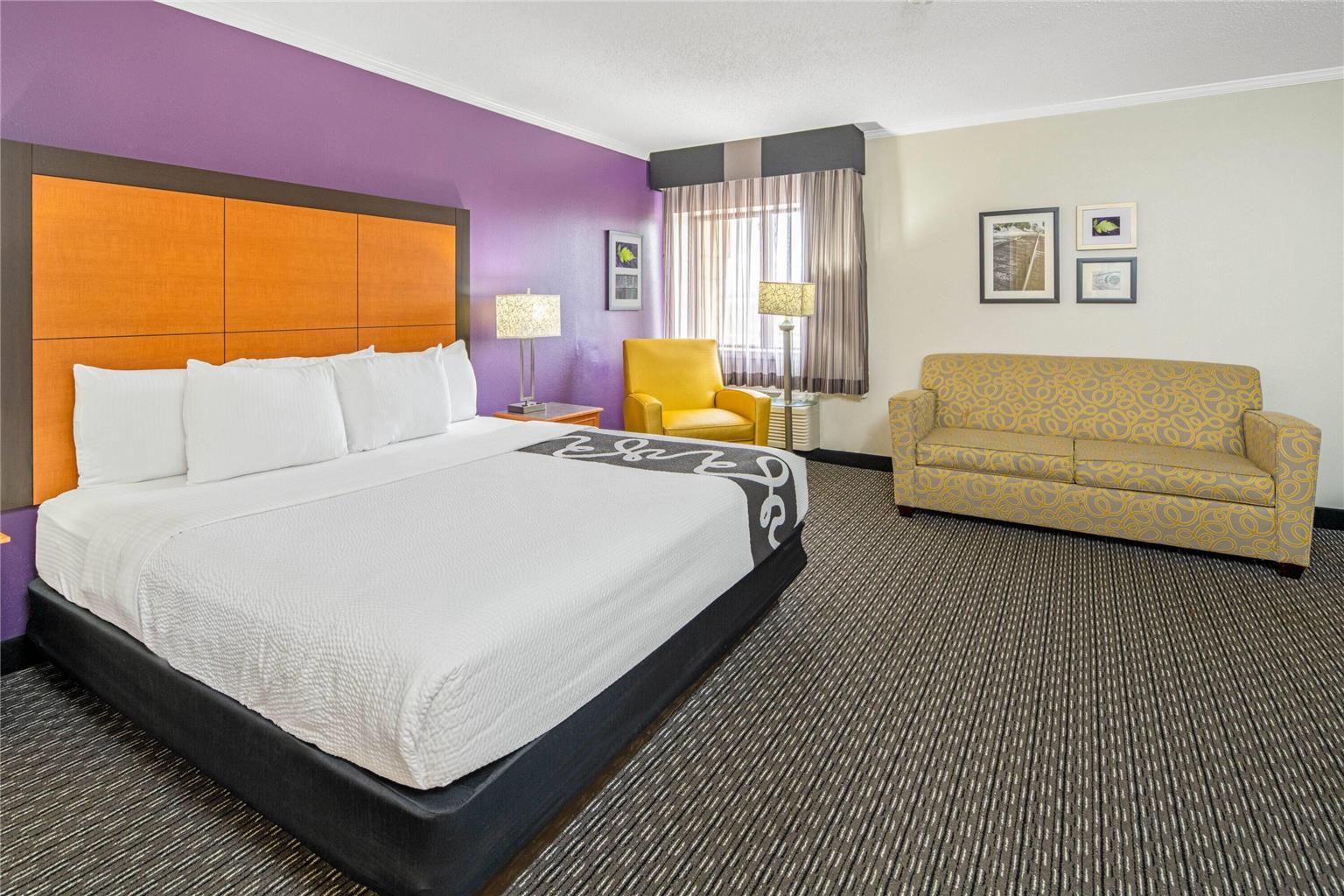 La Quinta Inn & Suites by Wyndham Baton Rouge Siegen Lane - photo 40