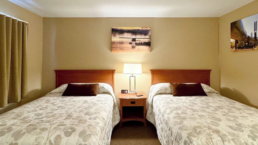 Young's Motel - photo 11