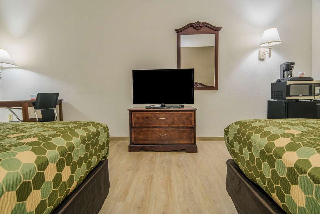 Econo Lodge Weatherford - photo 22