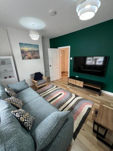 Alexandra Apartment Secured Parking 2 Bedrooms — 4-Star Luxury Hotel in Crewe, United Kingdom