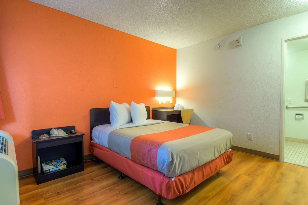 Studio 6 Suites Las Vegas NV Tropicana - photo 10