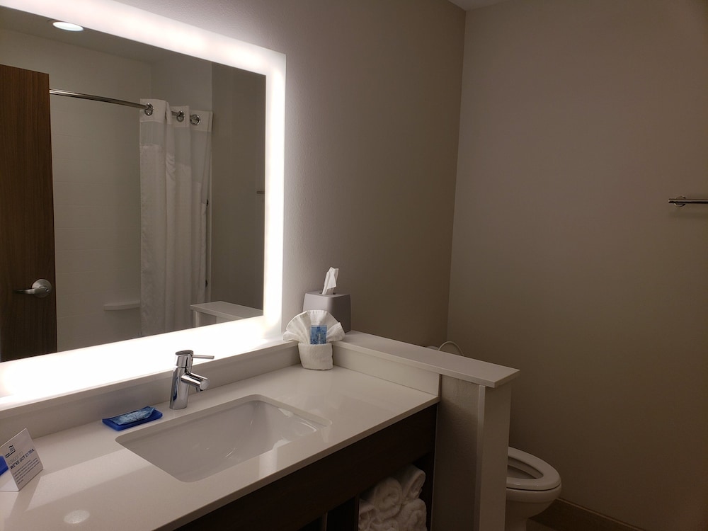 Holiday Inn Express & Suites Brigham City North Utah by IHG - photo 33