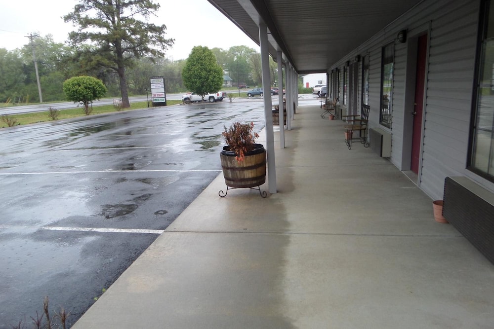 Lynchburg Country Inn - photo 35