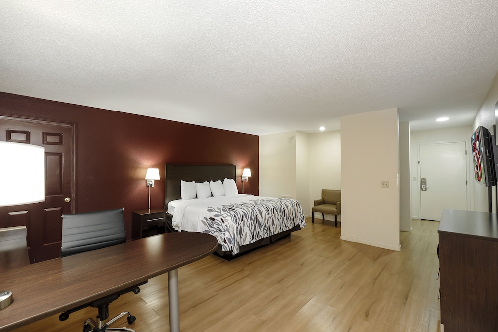 Red Roof Inn Hillsville - photo 4
