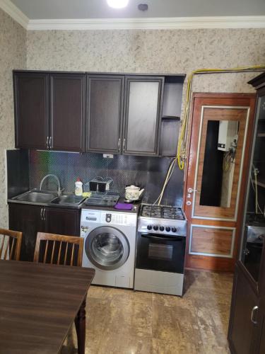 Apartment On Leonidze 18