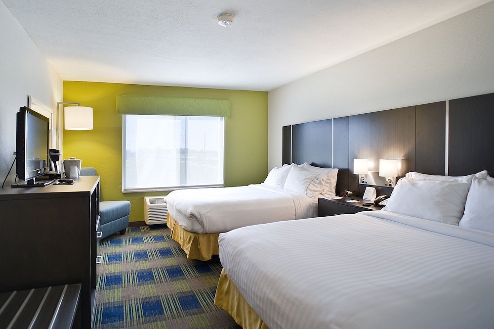 Holiday Inn Express Hotel & Suites Vermillion by IHG - photo 6
