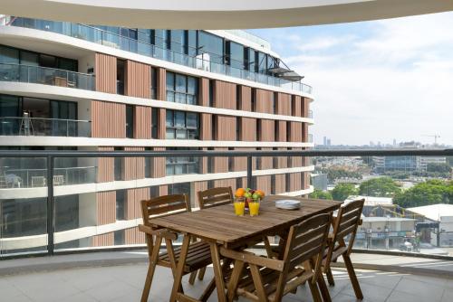 Beautiful Forest Style 3BR 2BA #Florentine Groove — 4-Star Luxury Hotel in Tel Aviv, Israel