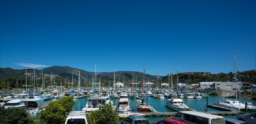 Harbourside Lodge — 4-Star Luxury Hotel in Nelson, New Zealand