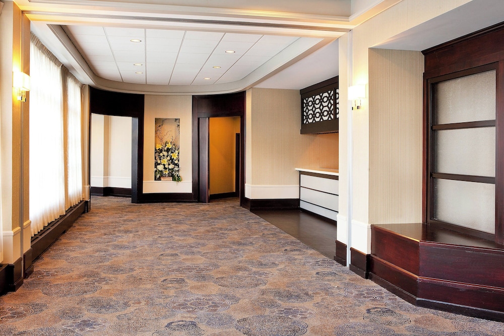 Sheraton Portsmouth Harborside Hotel - photo 44