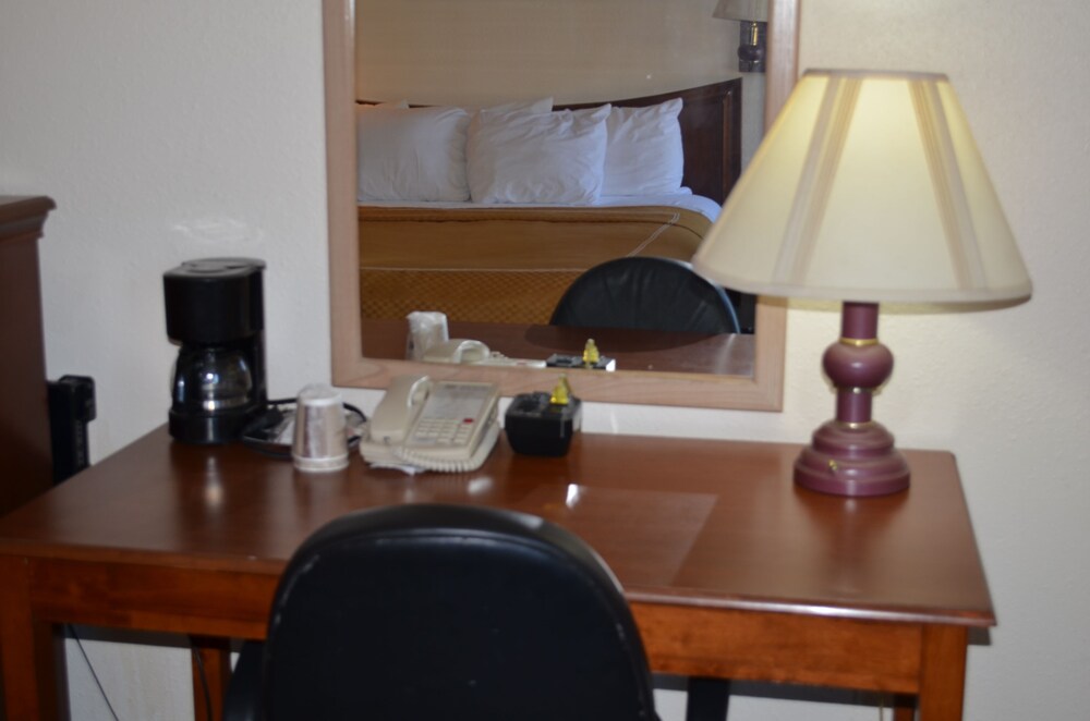 Quality Suites Abilene TX - photo 24