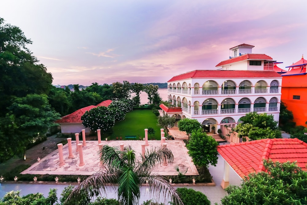 Saptapuri Varanasi by Royal Orchid Hotels Limited in Chandauli, India