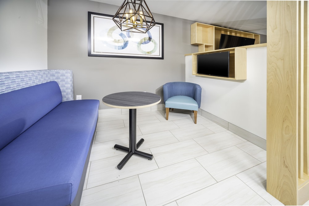 Holiday Inn Express & Suites Rock Hill by IHG - photo 55