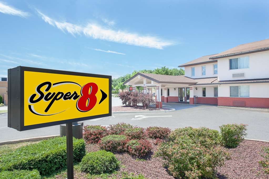 Super 8 by Wyndham Middletown - photo 2