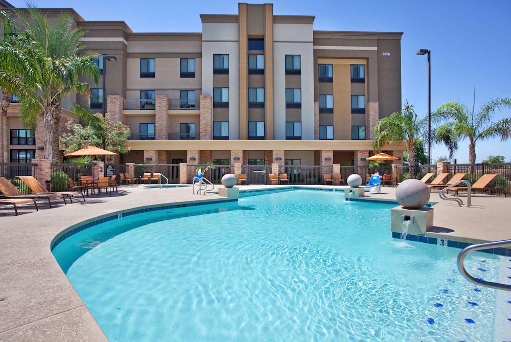 Hampton Inn & Suites Phoenix Glendale Westgate - photo 24