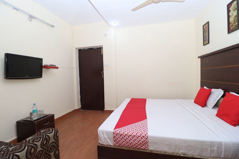 OYO 29852 Hotel Golden View in Jalandhar, India
