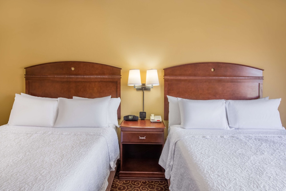 Hampton Inn & Suites Oklahoma City South - photo 8