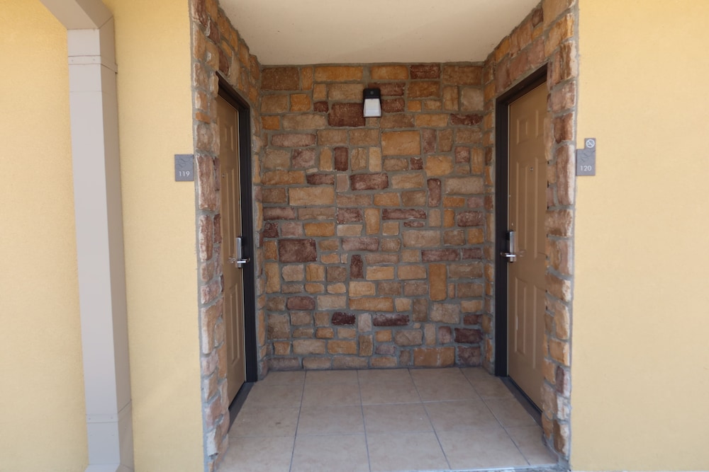 West Worth Inn and Suites - photo 39