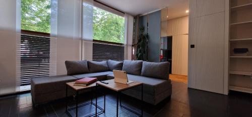 Garaje Zona Trabajo Diseno Unico — 4-Star Luxury Hotel in Valladolid, Spain