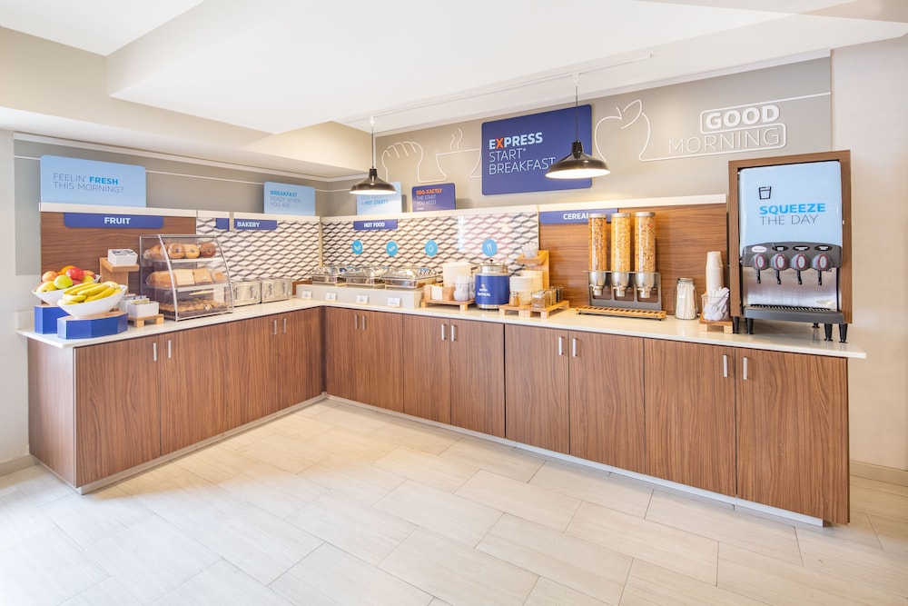 Holiday Inn Express San Diego Airport Old Town by IHG - photo 28