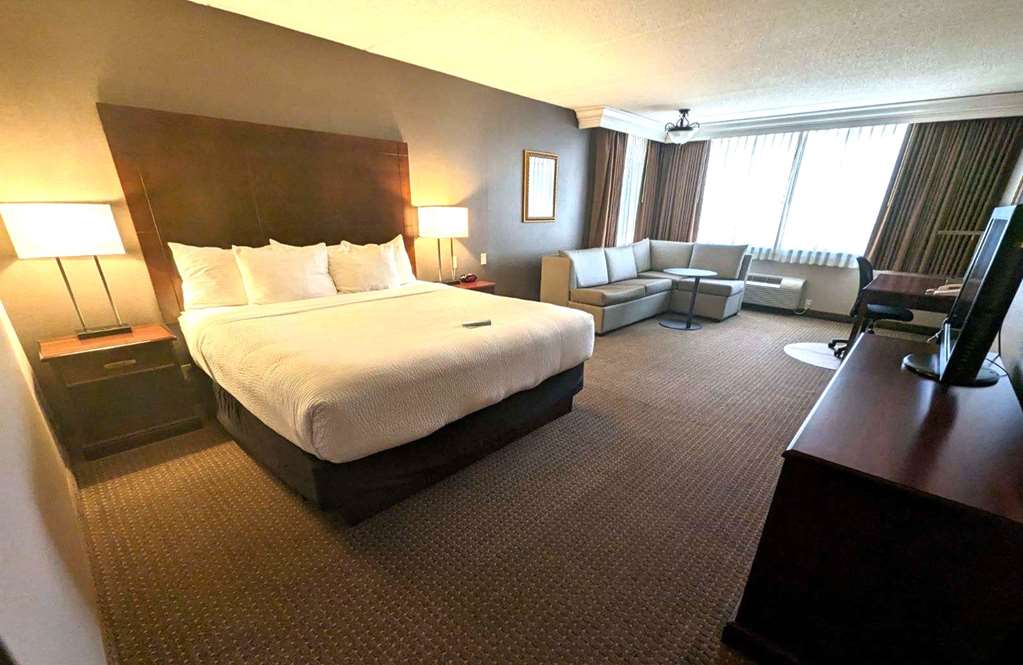 Best Western Plus Kelly Inn - photo 15