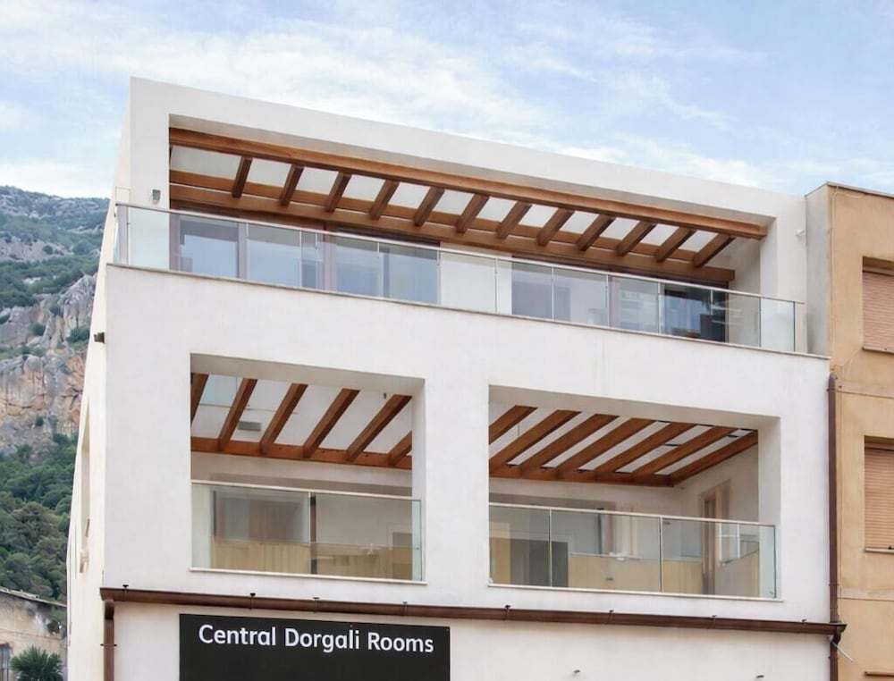 Central Dorgali Rooms - carbon neutral hotel in Dorgali
