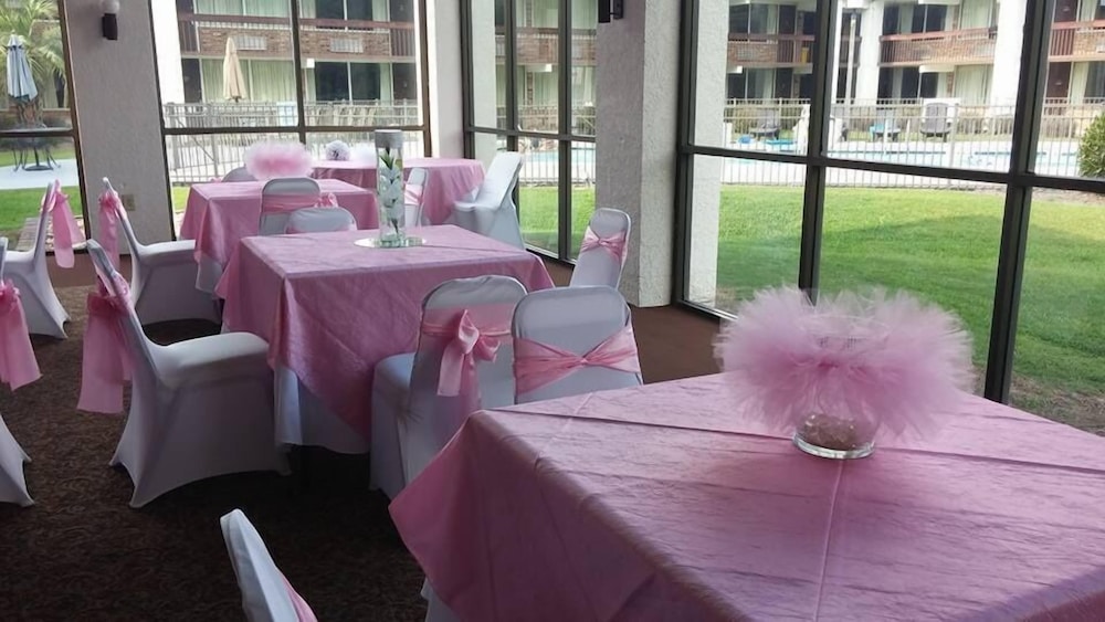 Landmark Inn Hartsville - photo 39