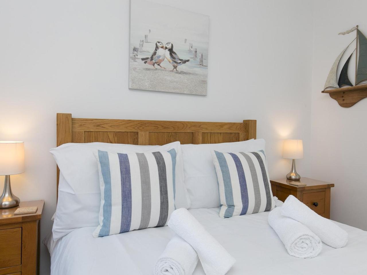 Spectacular Sea View Apartment with free Parking Pass the Keys — 4-Star Luxury Hotel in Holyhead, United Kingdom