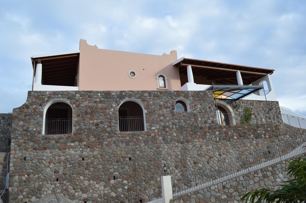 B&B Villa Maristella — 4-Star Luxury Hotel in Lipari, Italy