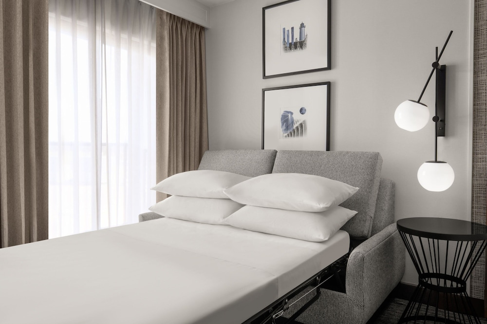 Sheraton Milwaukee Brookfield Hotel - photo 15
