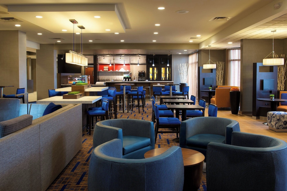 Courtyard by Marriott Bloomington - photo 47