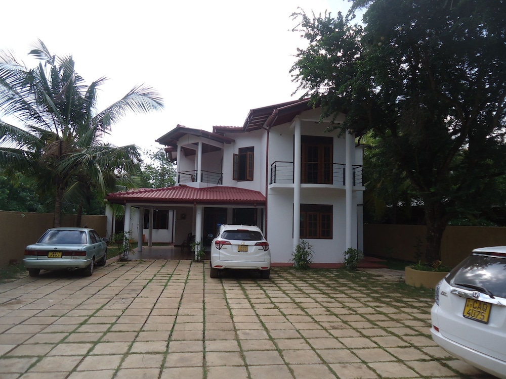 Flower Seven Hotel in Anuradhapura, Sri Lanka