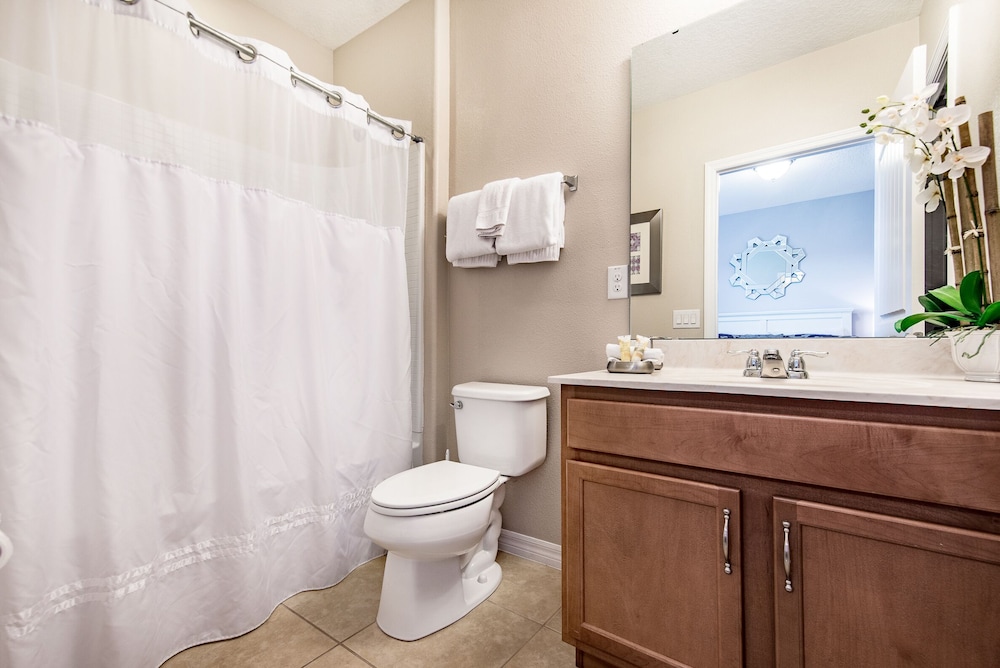 Solterra Sunshine Villa townhome with private pool in a resort setting - photo 18