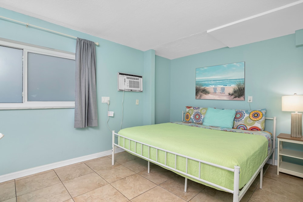 Latitude 26 Waterfront Resort & Marina - photo 13