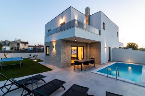 Villa Noah — 4-Star Luxury Hotel in Liznjan, Croatia