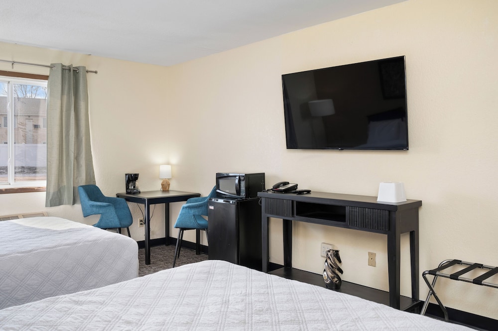 Americas Best Value Inn Grand Forks - photo 9