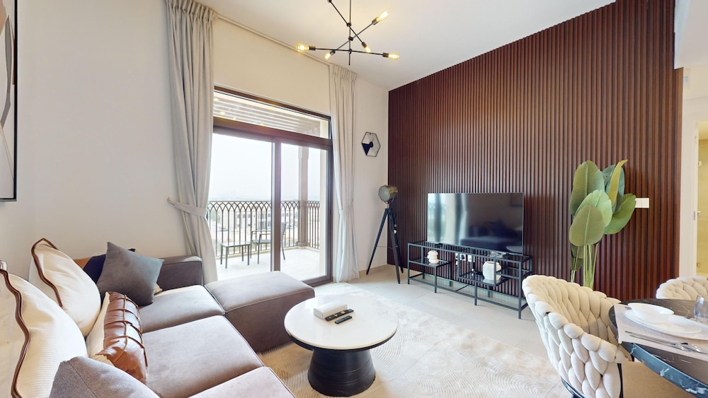 Palm Jumeirah MJL Asayel 2 508 — 4-Star Luxury Hotel in Dubai, United Arab Emirates