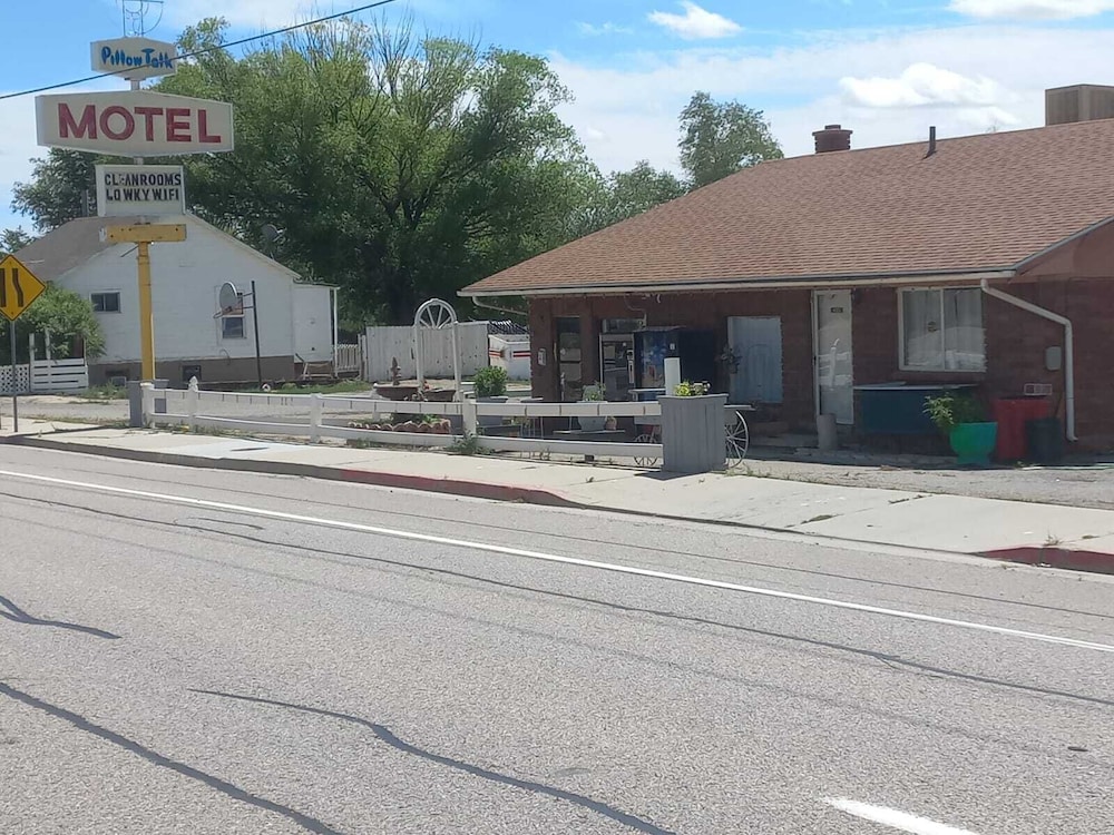 Pillow Talk Motel - photo 35